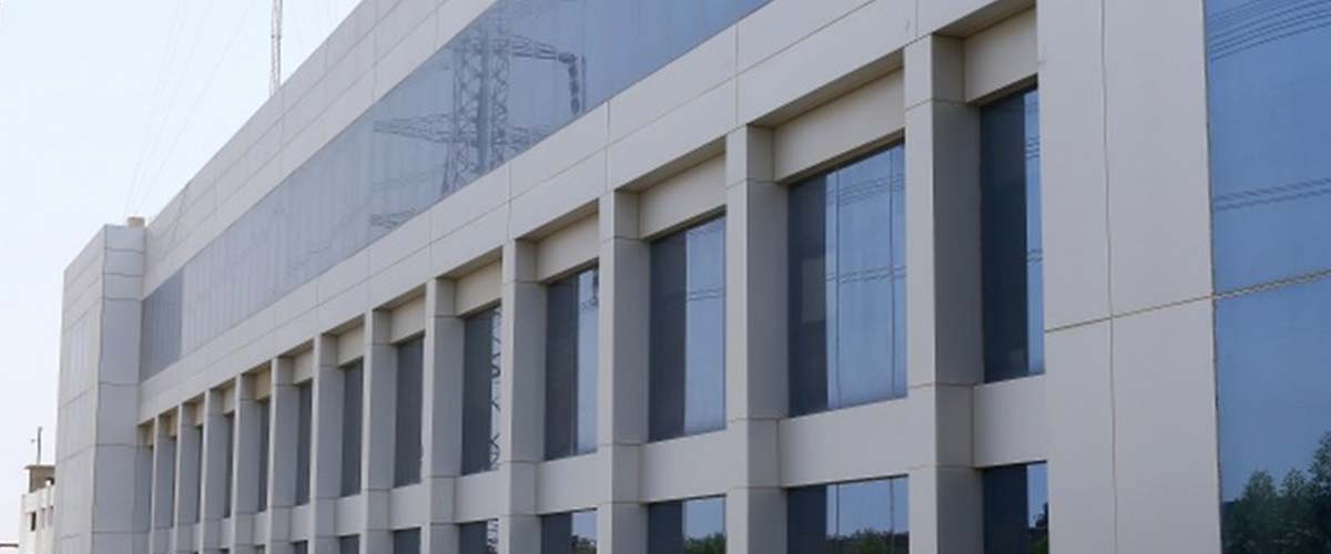 Specifie an alternate text for an image